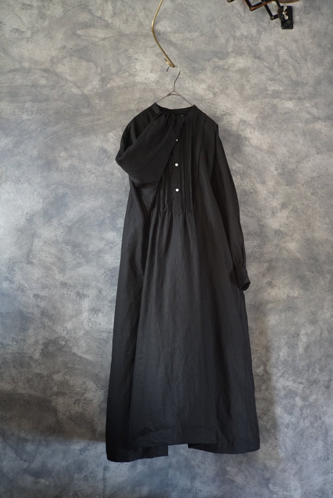 Antique pintuck dress high density linen