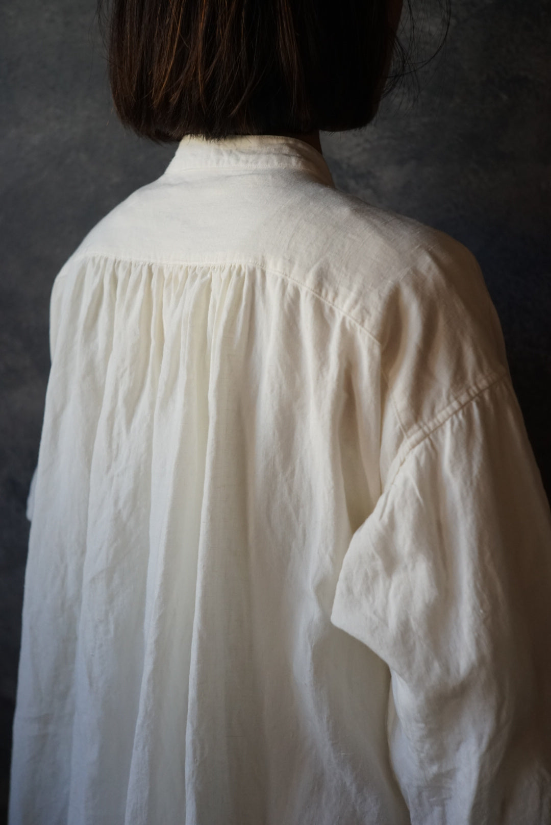 ハイカウントノーカラービブワンピース