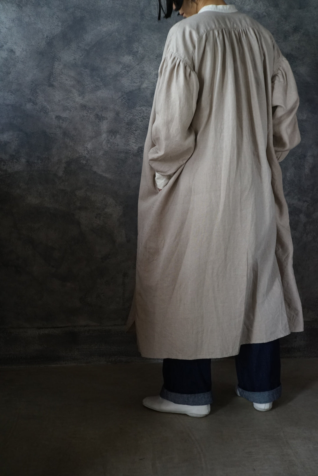 【NEW】ノーカラークレリックビブワンピース