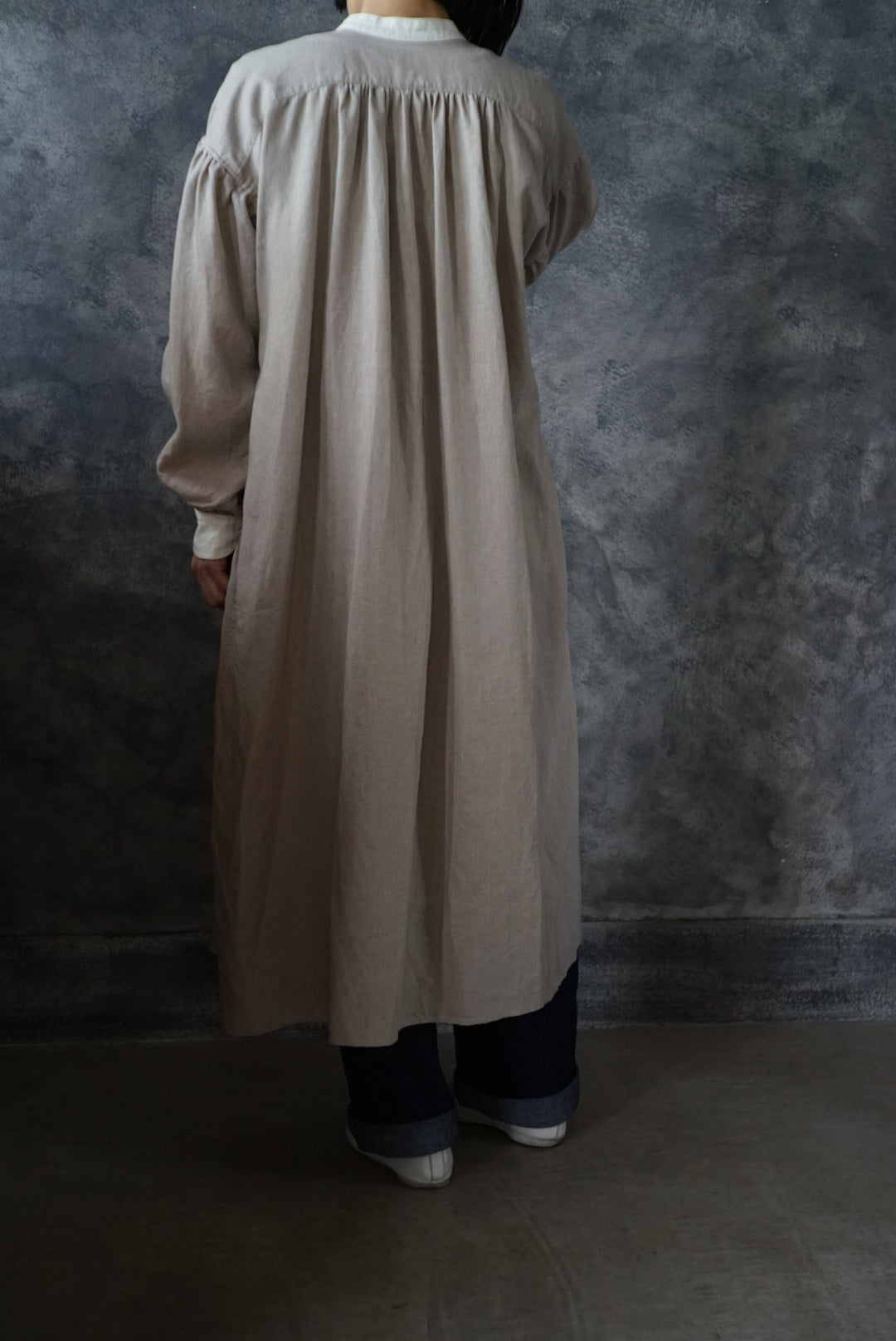 【NEW】ノーカラークレリックビブワンピース