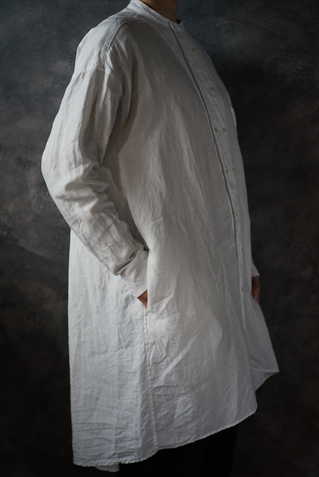 Dense linen white double-breasted tunic 